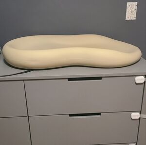 Keekaroo peanut changing pad